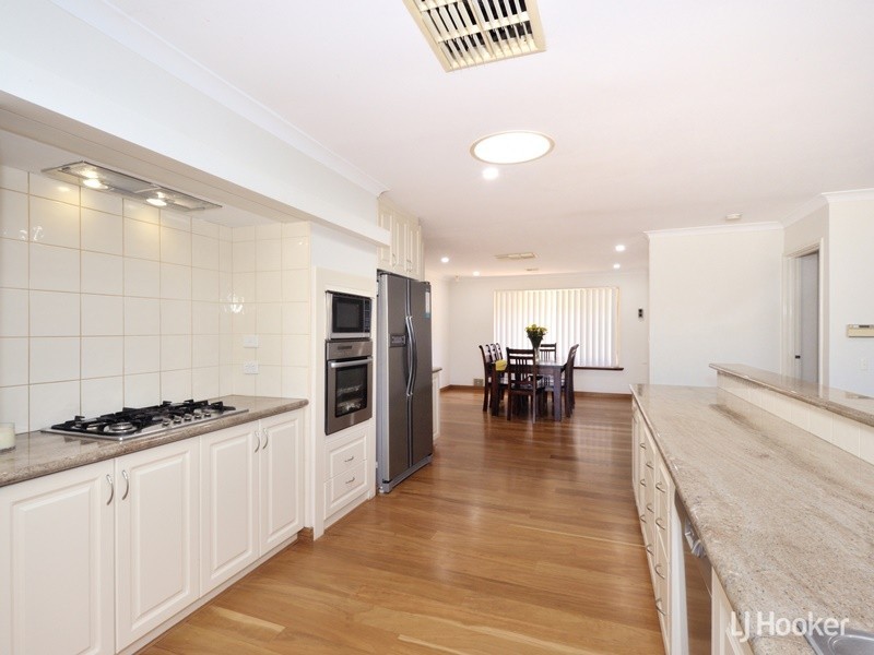 24 Leeuwin Parade, Rockingham WA 6168