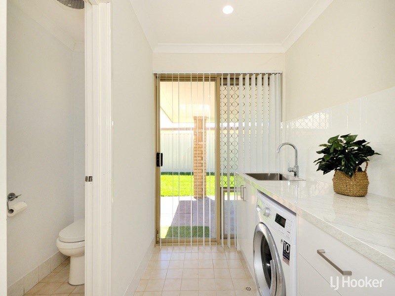 24 Leeuwin Parade, Rockingham WA 6168