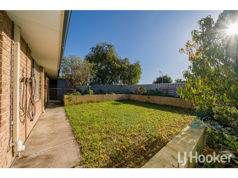 1 Camm Place, Waikiki WA 6169