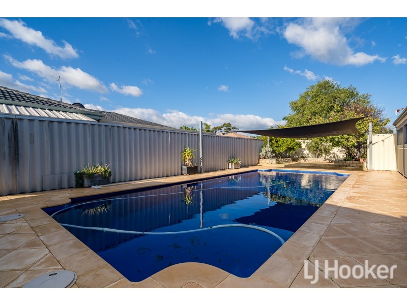 1 Camm Place, Waikiki WA 6169