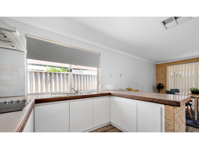 12 Eva Lynch Way, Warnbro WA 6169