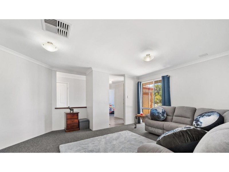 12 Eva Lynch Way, Warnbro WA 6169
