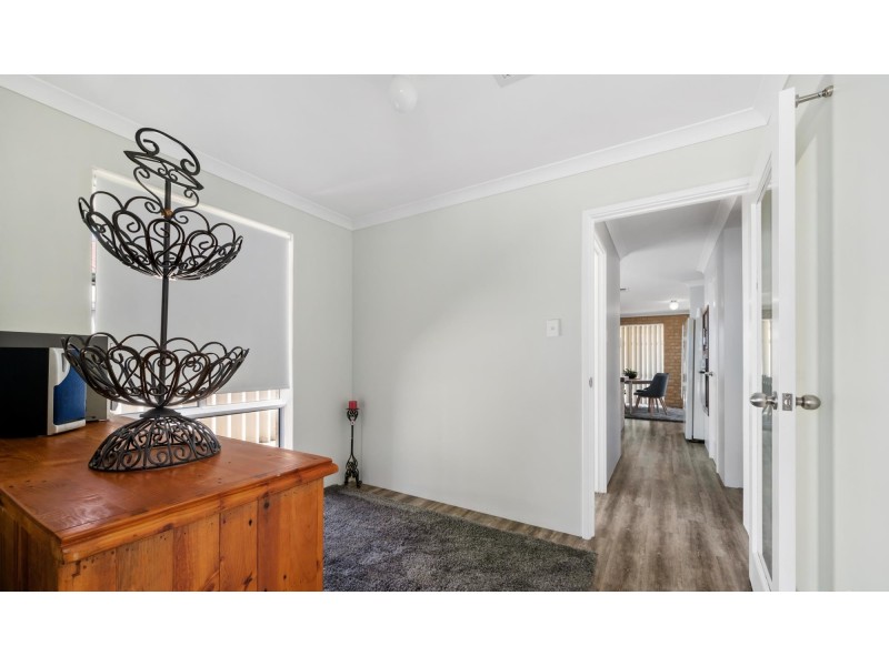 12 Eva Lynch Way, Warnbro WA 6169