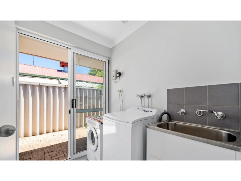 12 Eva Lynch Way, Warnbro WA 6169