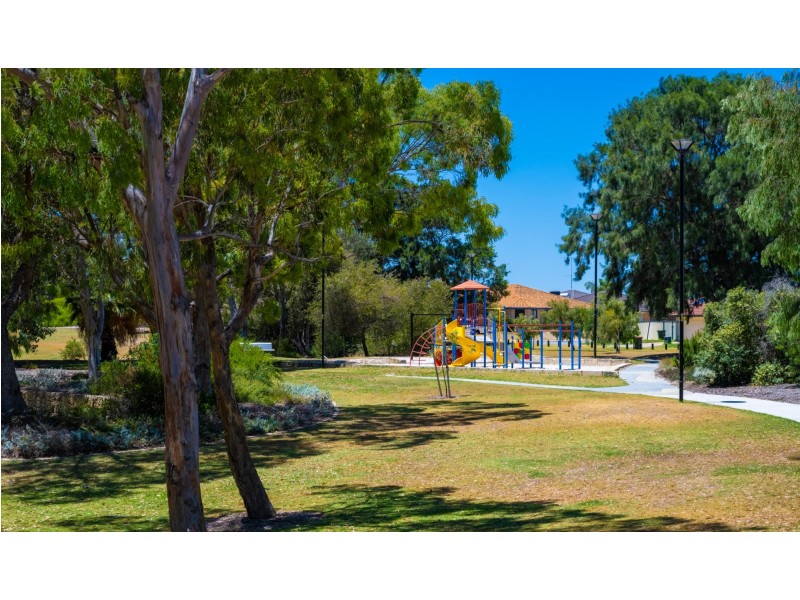 12 Eva Lynch Way, Warnbro WA 6169