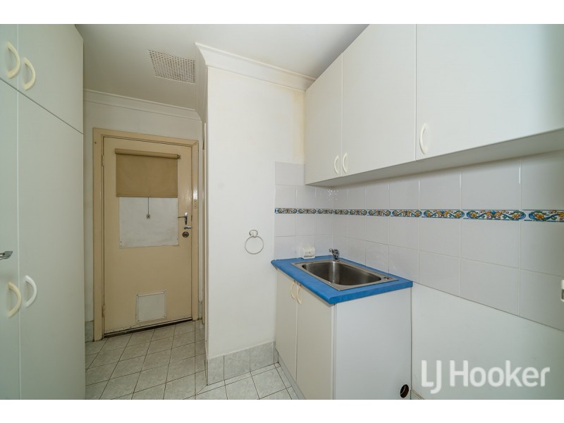 8 Pictor Court, Rockingham WA 6168