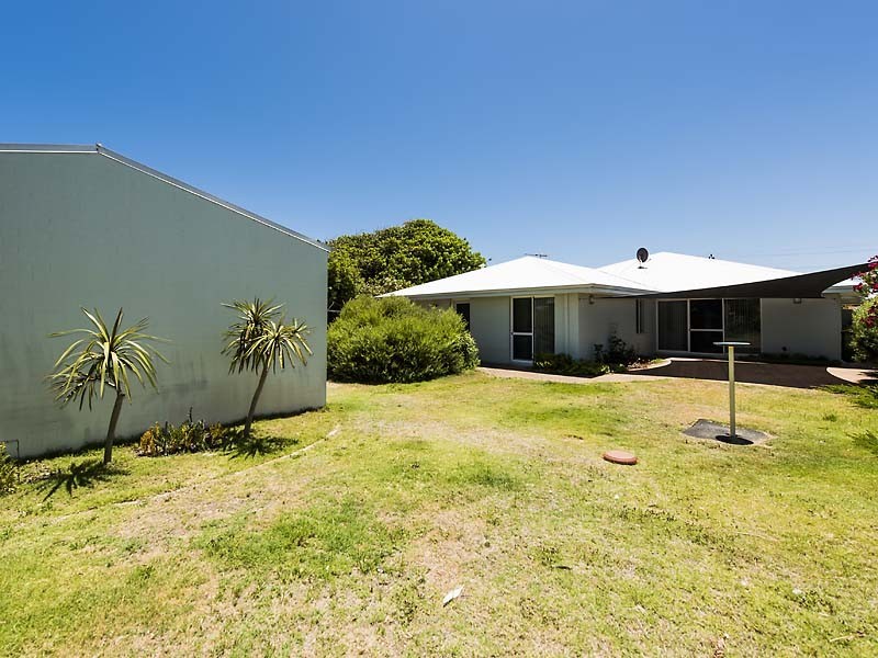 129 Penguin Road, Safety Bay WA 6169