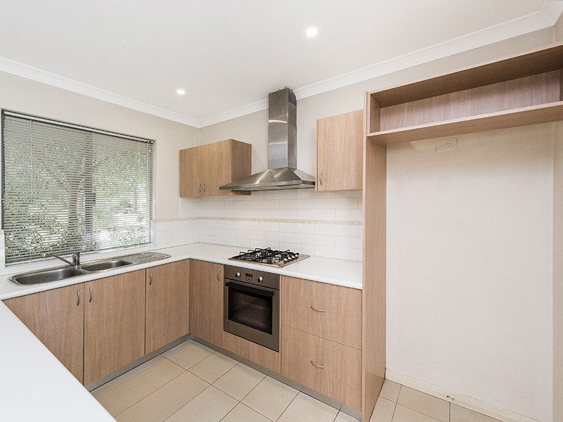 6 Mallee Close, Wannanup WA 6210