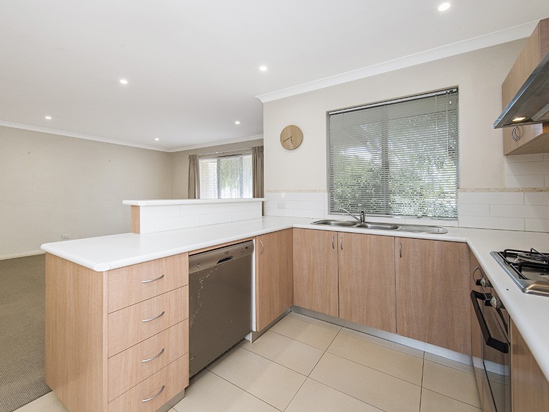 6 Mallee Close, Wannanup WA 6210