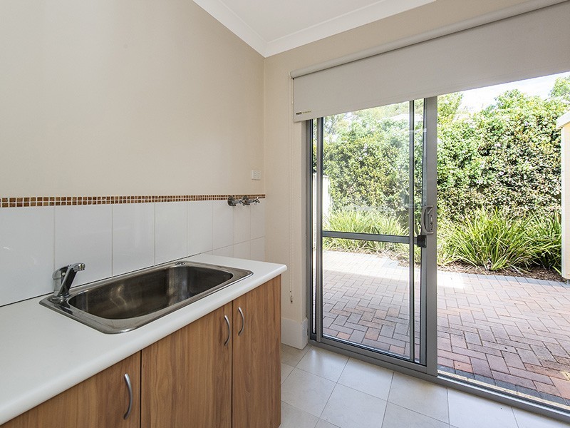 6 Mallee Close, Wannanup WA 6210