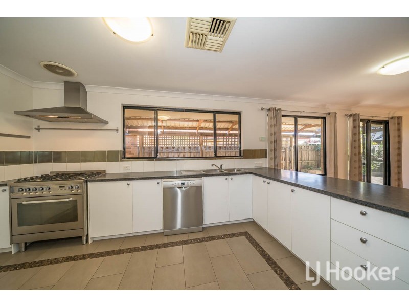 31 Boyle Avenue, Rockingham WA 6168