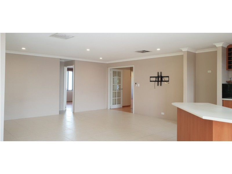 9 Dunster Way, Orelia WA 6167