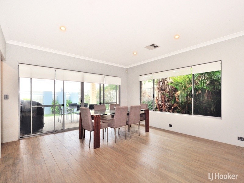 9 Tallering Way, Golden Bay WA 6174