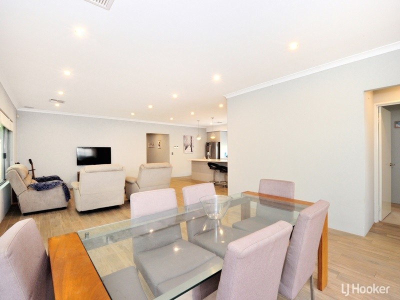 9 Tallering Way, Golden Bay WA 6174