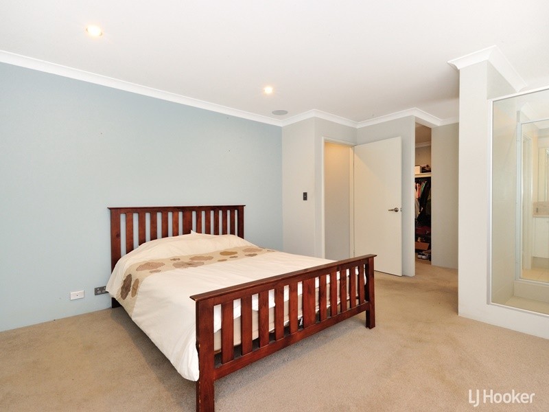 9 Tallering Way, Golden Bay WA 6174