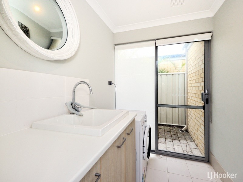 9 Tallering Way, Golden Bay WA 6174