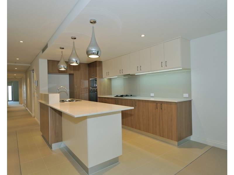 4/3 Rockingham Beach Road, Rockingham WA 6168