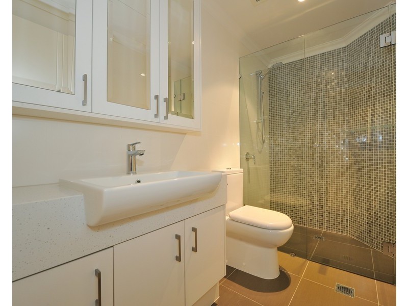 4/3 Rockingham Beach Road, Rockingham WA 6168