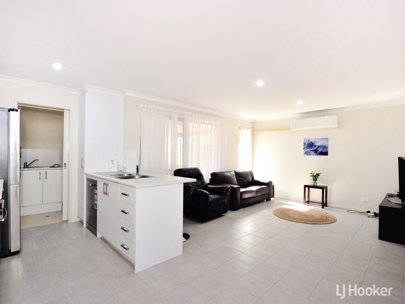 1 Lamboo Lane, Golden Bay WA 6174