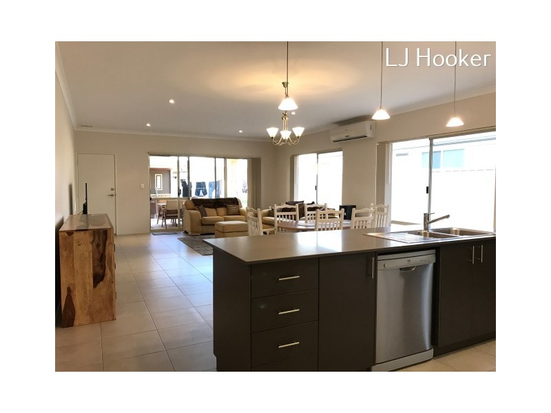 14 Blackshear Green, Secret Harbour WA 6173