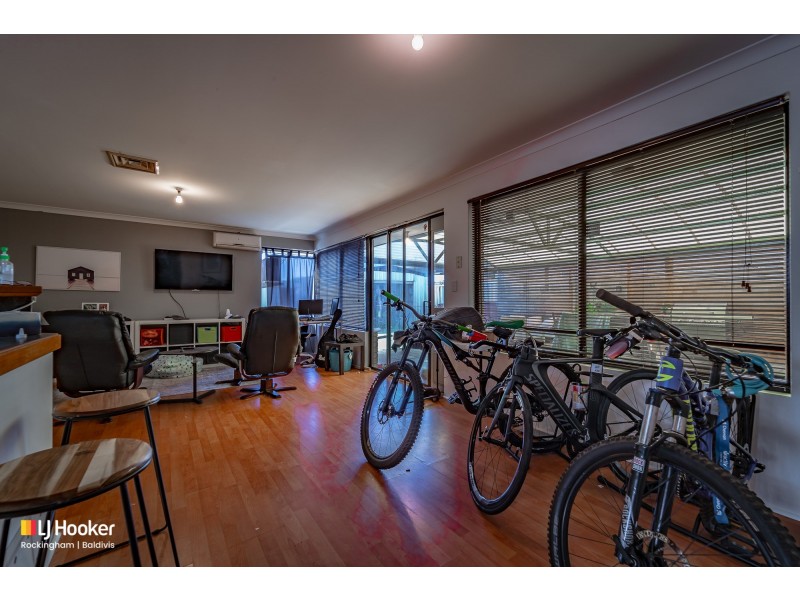 7 Sarah Ann Crescent, Warnbro WA 6169