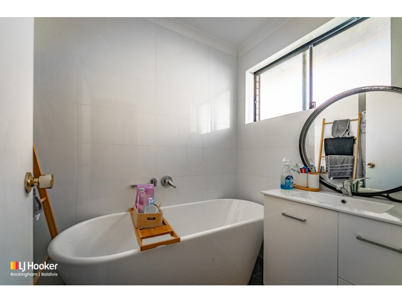 7 Sarah Ann Crescent, Warnbro WA 6169