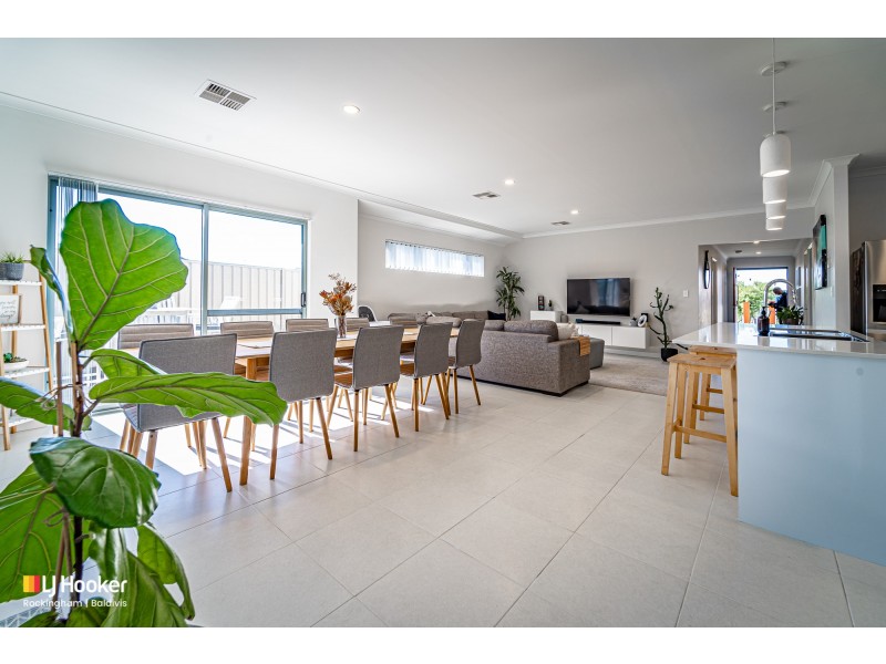 15 Warriedar Way, Golden Bay WA 6174