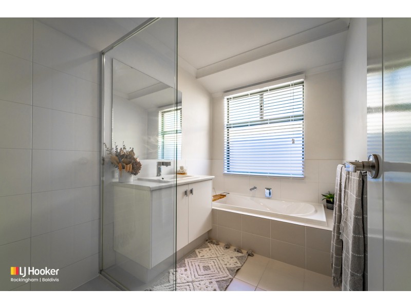 15 Warriedar Way, Golden Bay WA 6174