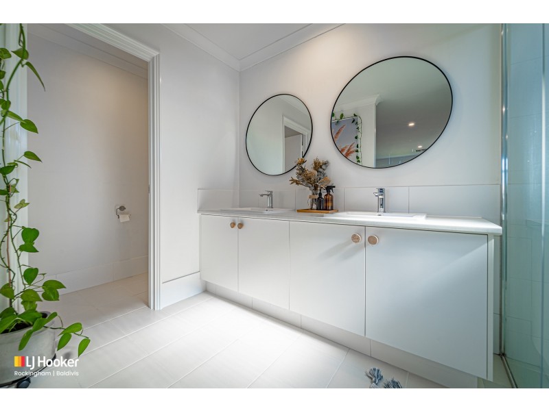 15 Warriedar Way, Golden Bay WA 6174