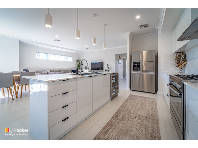 15 Warriedar Way, Golden Bay WA 6174