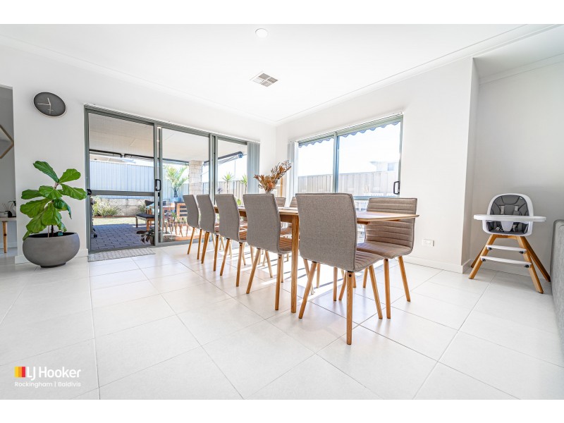 15 Warriedar Way, Golden Bay WA 6174