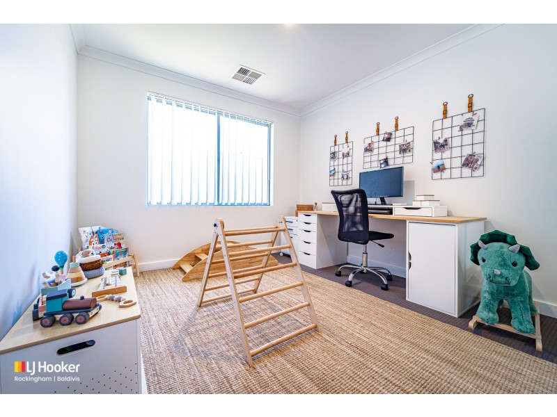 15 Warriedar Way, Golden Bay WA 6174