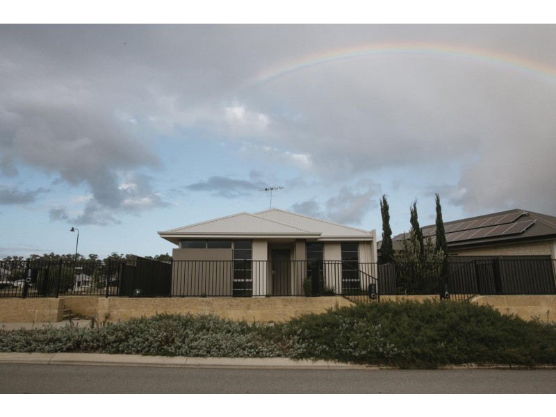 12 Bradley Street, Lakelands WA 6180