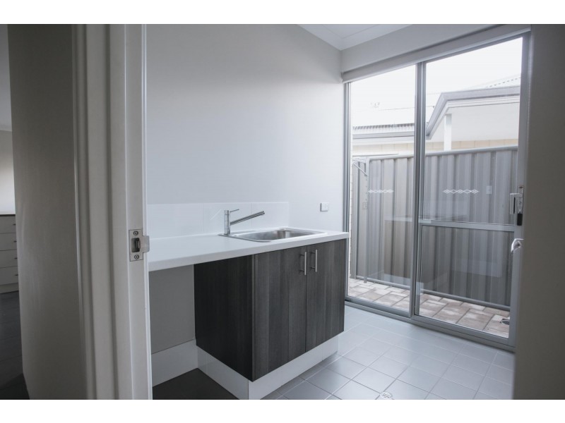 12 Bradley Street, Lakelands WA 6180