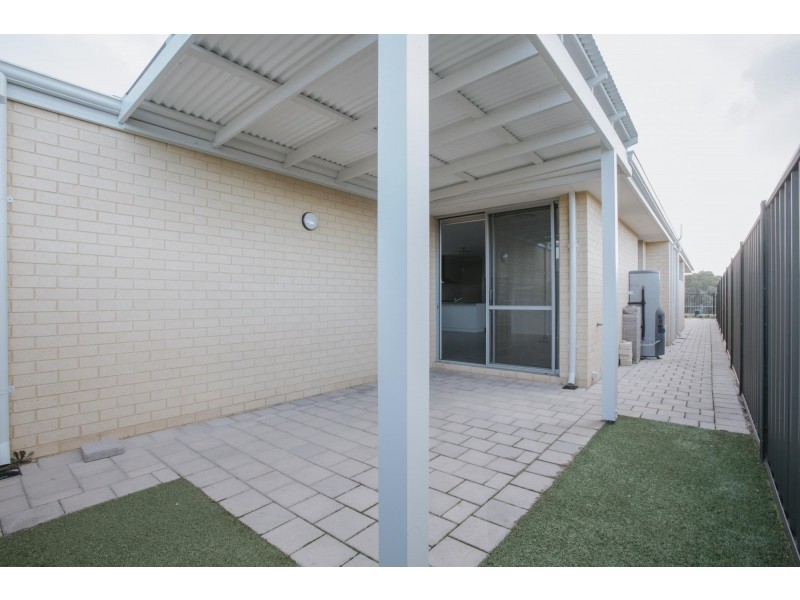 12 Bradley Street, Lakelands WA 6180