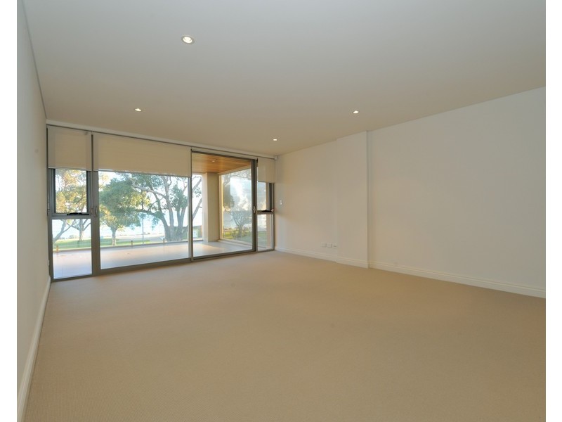 6/3 Rockingham Beach Road, Rockingham WA 6168
