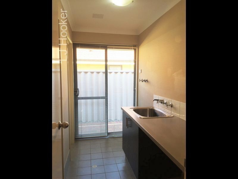 6 Freshwater Way, Secret Harbour WA 6173