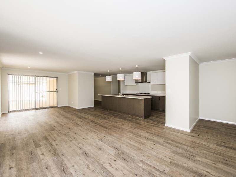 4 Calooli Grove, Golden Bay WA 6174