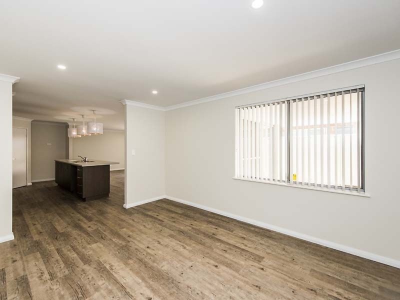 4 Calooli Grove, Golden Bay WA 6174