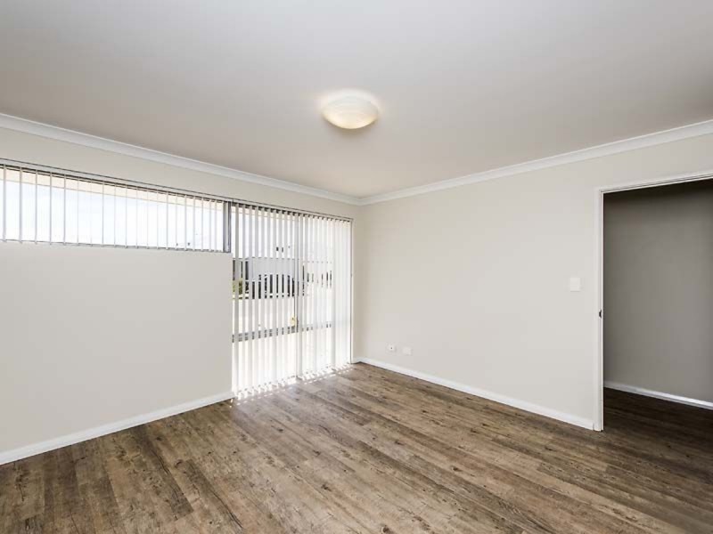 4 Calooli Grove, Golden Bay WA 6174