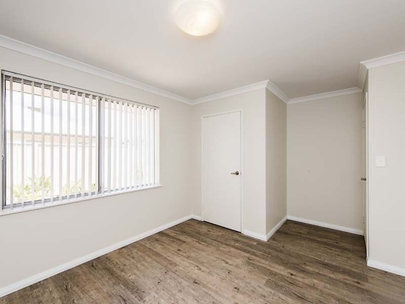 4 Calooli Grove, Golden Bay WA 6174