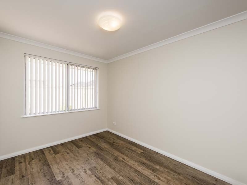 4 Calooli Grove, Golden Bay WA 6174