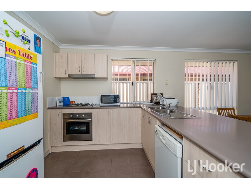 8 Indee Pass, Secret Harbour WA 6173