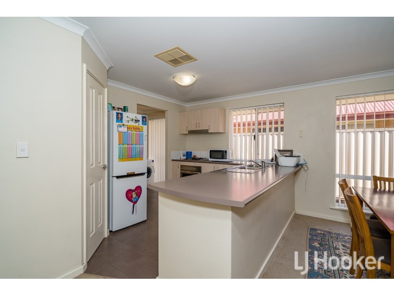 8 Indee Pass, Secret Harbour WA 6173