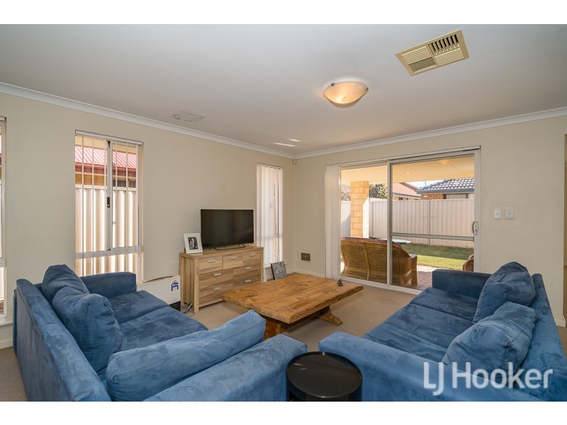 8 Indee Pass, Secret Harbour WA 6173