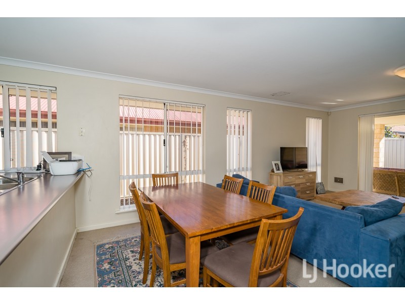 8 Indee Pass, Secret Harbour WA 6173