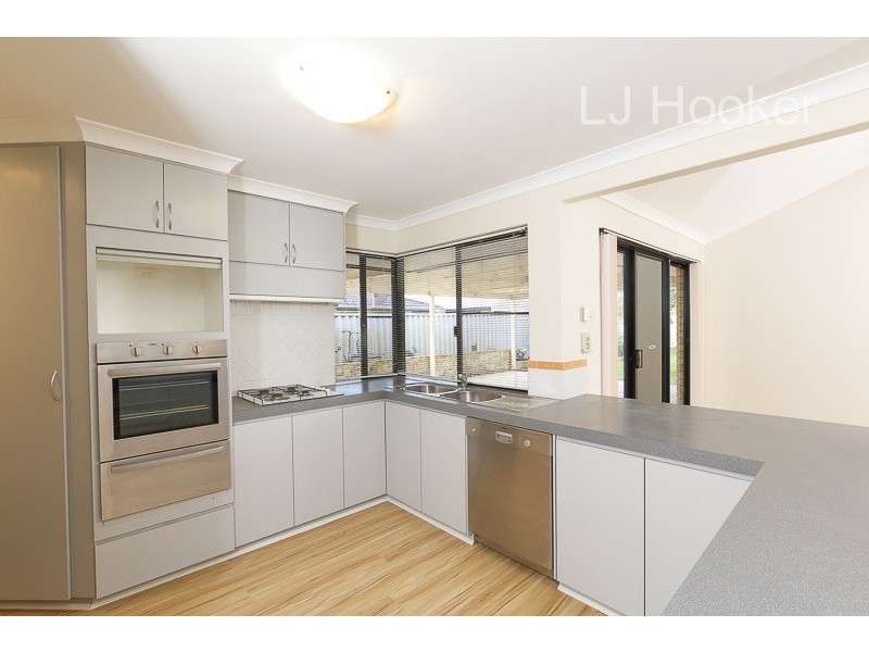 9 Montmartre Green, Port Kennedy WA 6172