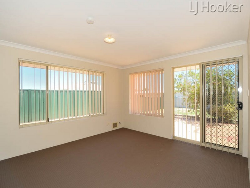 35 Mayflower Close, Port Kennedy WA 6172