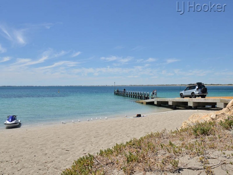 35 Mayflower Close, Port Kennedy WA 6172