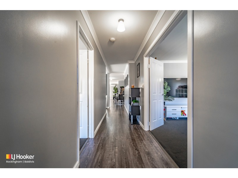64 Bottlenose Circuit, Waikiki WA 6169